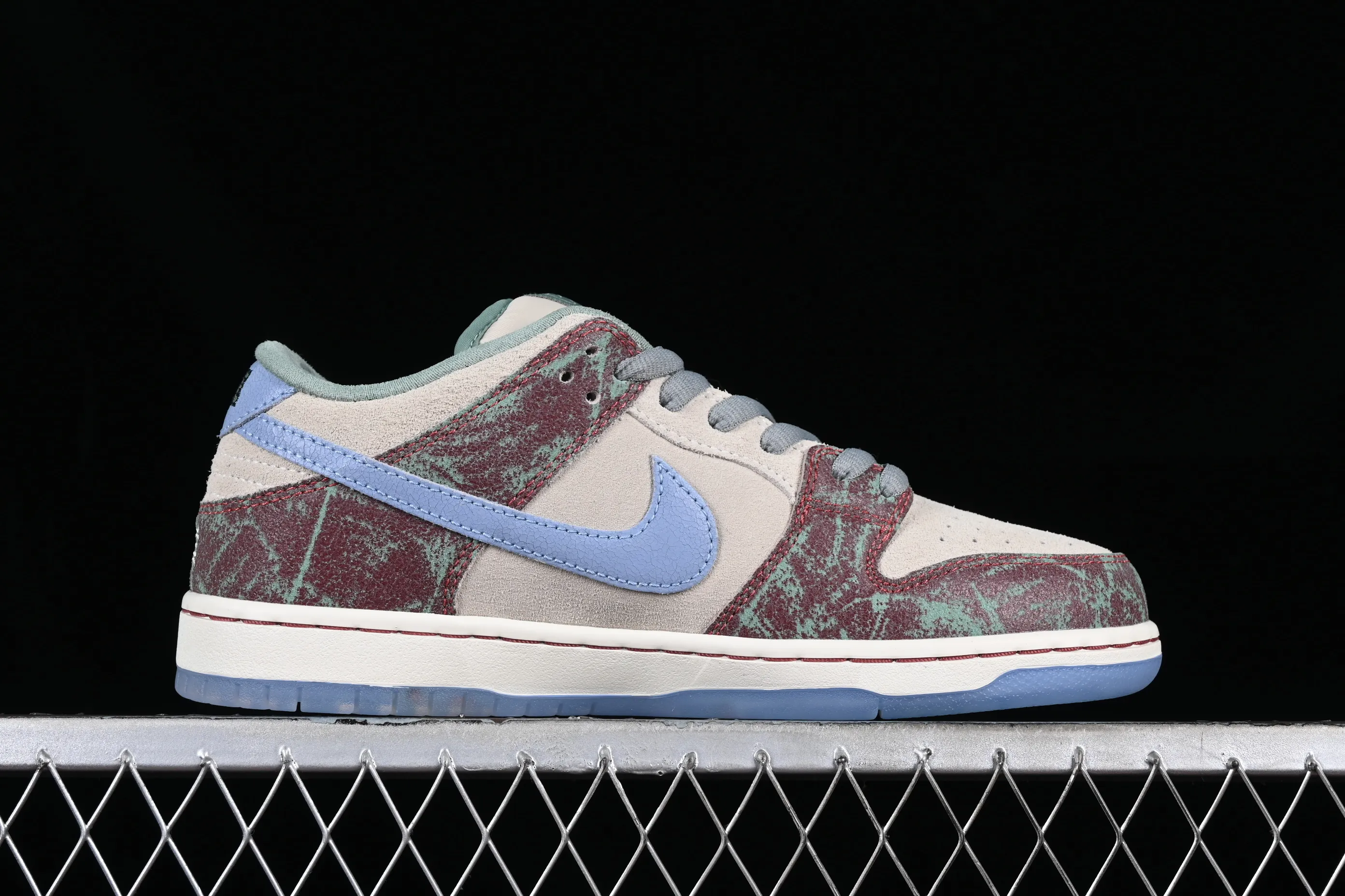 All categories Nk SB Dunk Series Nk SB Dunk Low low-top sneakers J version Crenshaw Skate Club x Nk SB Dunk Low joint model SB low-top sports and leisure sneakers FN4193-100